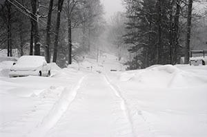 What to Do if Stranded in a Car During the Winter